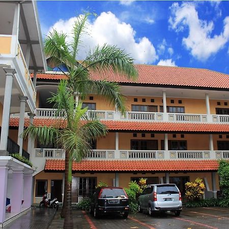 Baru Dua Beach Hotel Banyuwangi  Exterior photo