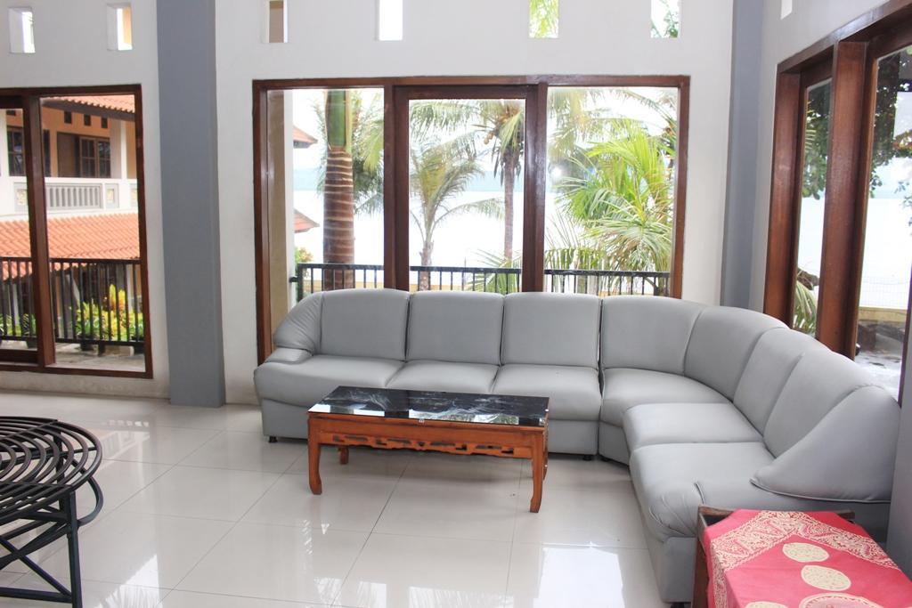 Baru Dua Beach Hotel Banyuwangi  Exterior photo